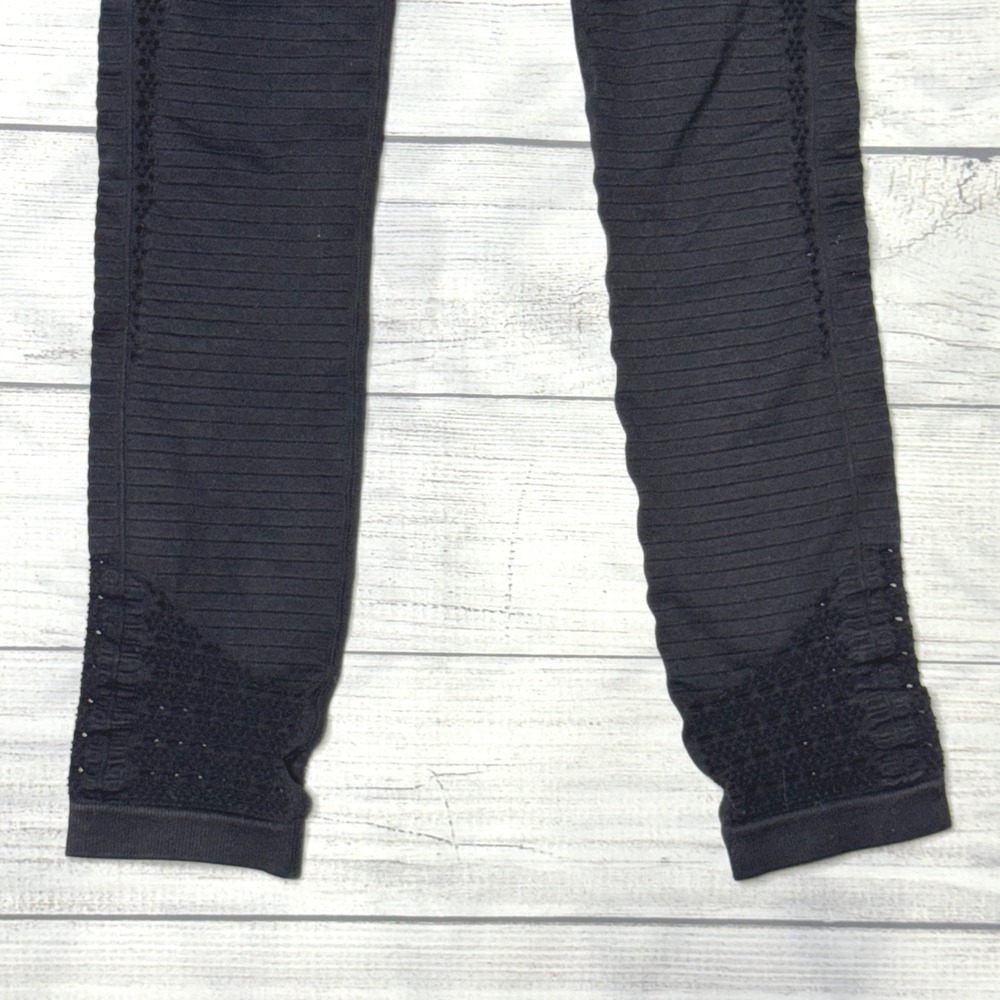 Gymshark Energy+ Seamless Leggings Black High Waisted Eyelet Ribbed Activewear - Picture 2 of 7